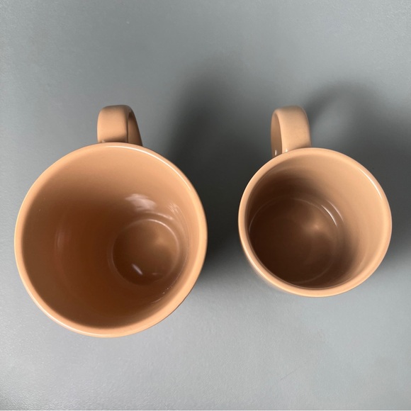 Bloomingdale’s Big & Medium Brown Mugs - Picture 3 of 4